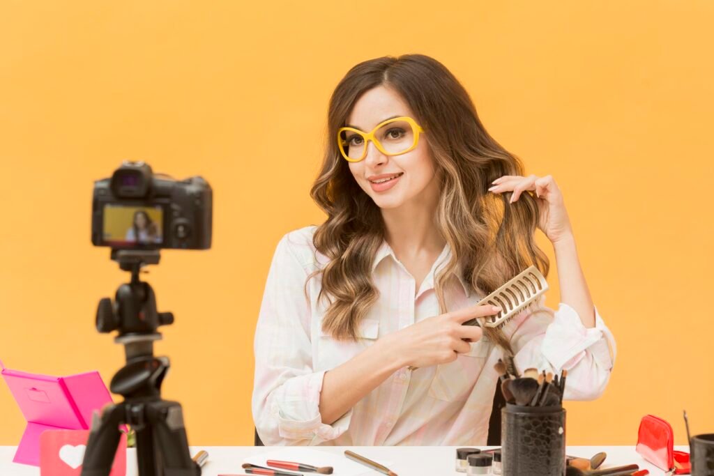 internet-chicks-exploring-the-trend-of-female-influencers-and-digital-creators